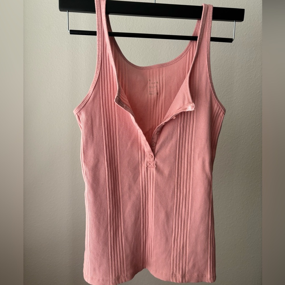 Pink tank top 👚